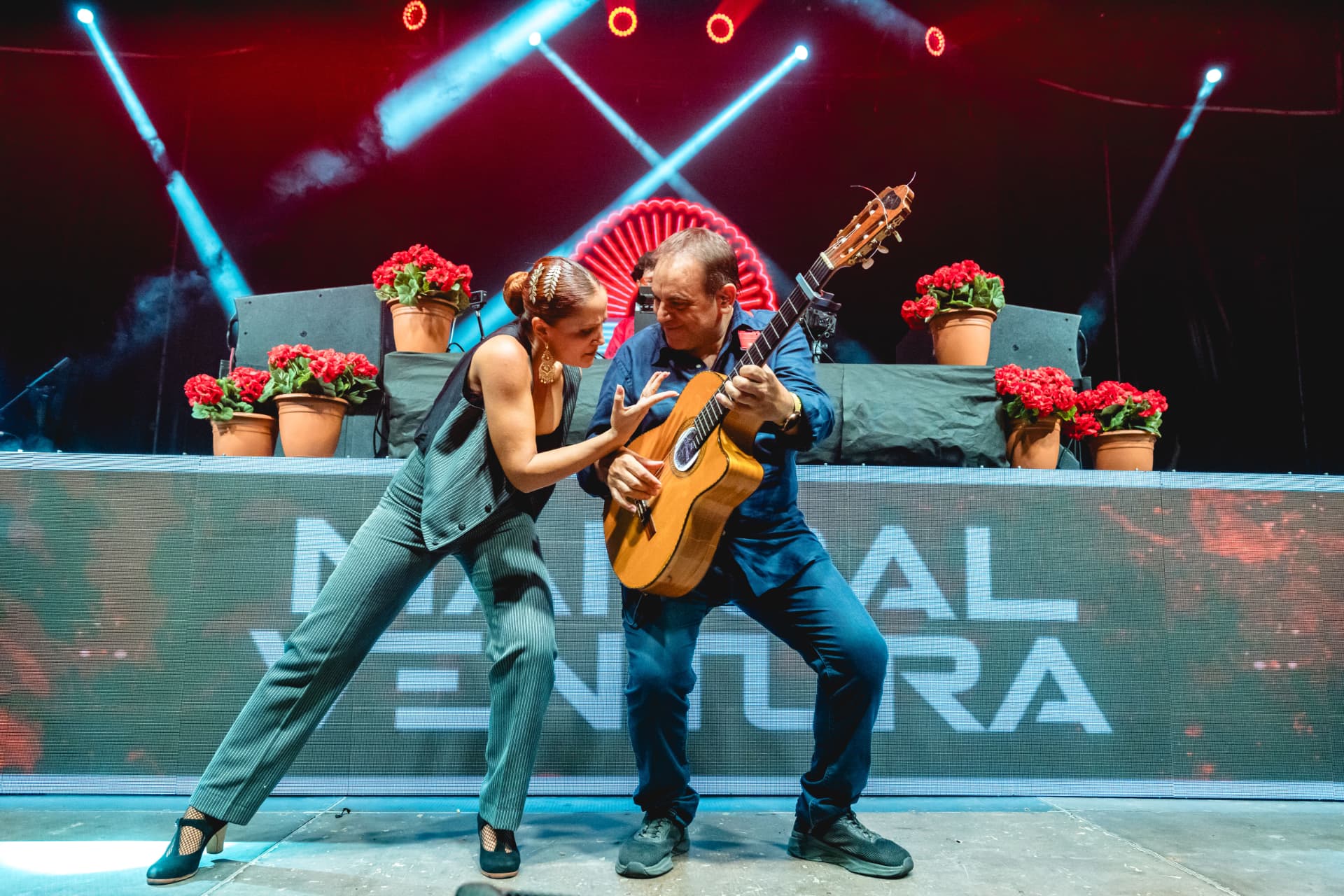 María La Zíngara en directo con guitarra flamenca